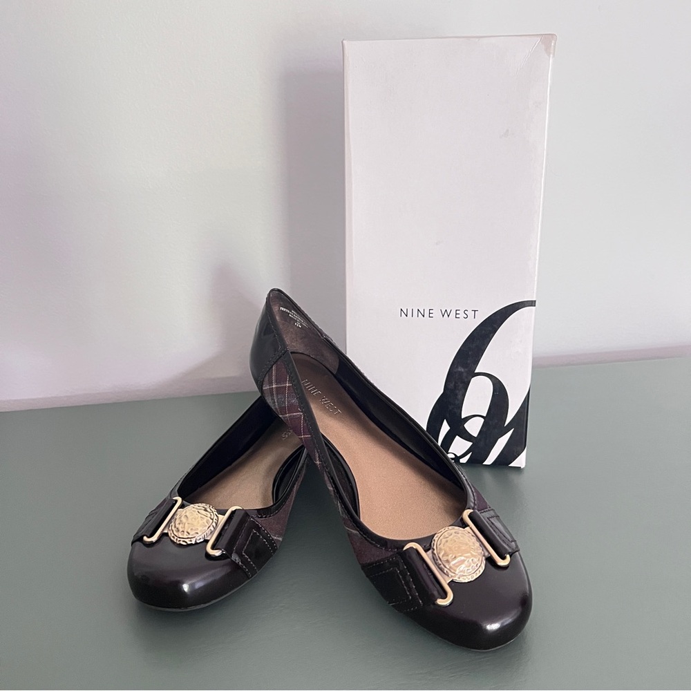 Nine West Lucas Brown Flats with Gold Accents